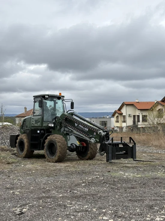 Челни товарачи Телескопичен Товарач Müller TL725