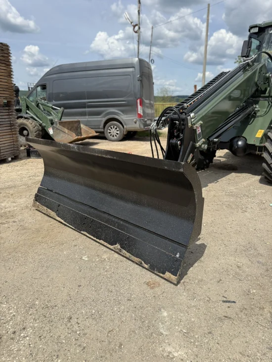 Челни товарачи Телескопичен Товарач Müller TL725